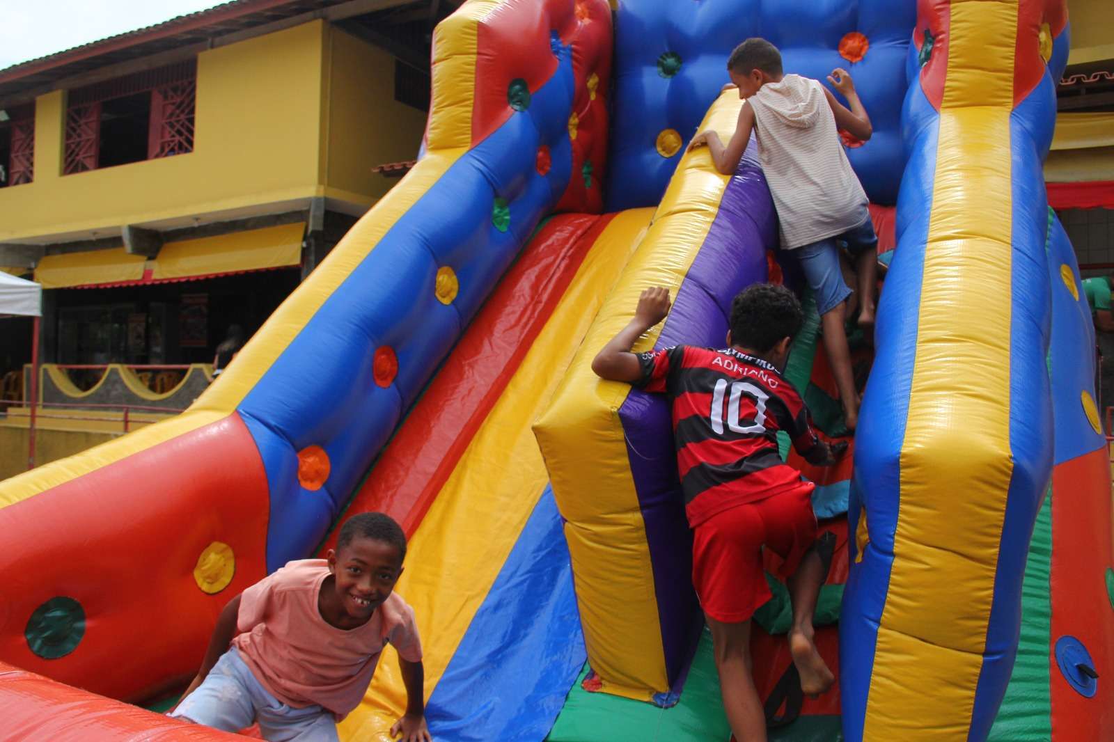 LEVE SEUS FILHOS PARA A FESTA DO DIA DAS CRIANÇAS NO CLUBE DOS BANCÁRIOS! -  Sindicato dos Bancários de Itabuna e Região